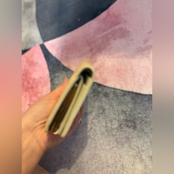 Louis Vuitton Gold Key & Card Holder - Picture 4 of 11